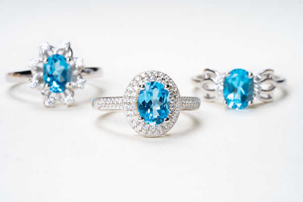 BLUE TOPAZ OVAL CUT 5 CARAT RING.